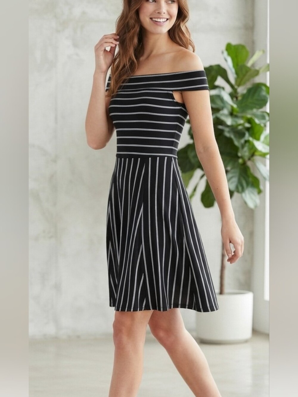 Mossimo Of-Shoulder Black & White Striped Fit-and-Flare Dress Sz Small S